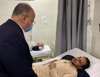 محافظ القاهرة يشرف على عمليات إنقاذ القاطنين بالعقار المنهار بالسلام