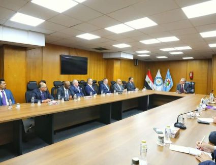 وزير البترول يستقبل مسؤولي شركتي انجلوجولد  اشانتي و سنتامين العالميتين