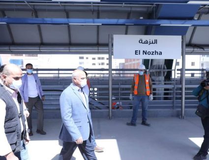 وزير النقل، خلال جوله تفقدية في مواقع تنفيذ  المرحلة الرابعة للخط الثالث لمترو الأنفاق والقطار الكهربائي