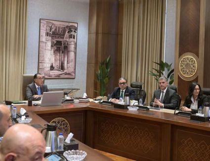 رئيس الوزراء يلتقي مسئولي تحالف مصري – فرنسي لعرض مُقترح بشأن إدارة وتشغيل المطارات