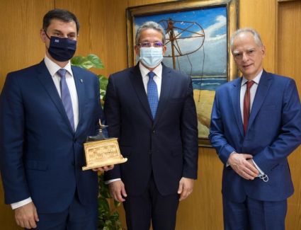 وزير السياحة والآثار يلتقي بنظيره اليوناني خلال زيارته الحالية لمصر للمشاركة في حضور موكب المومياوات الملكية