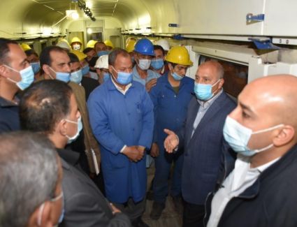 وزير النقل يتابع أعمال  تجديد  وتطوير عدد925 عربة بورش كوم ابوراضي ضمن خطة تجديد وتطوير وتحسين 1223 عربة بنهاية عام 2021