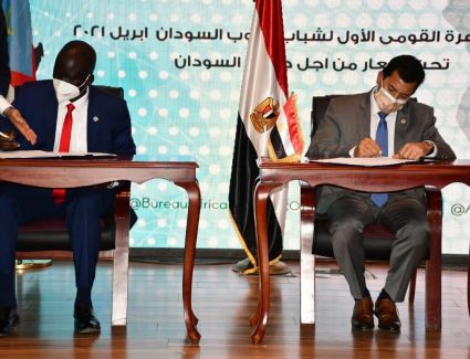 وزير الشباب والرياضة المصري ونظيره بجنوب السودان يوقعان بروتوكول تعاون مشترك بين البلدين