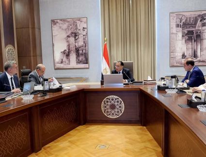 رئيس الوزراء يتابع جهود توفير احتياجات قطاع الكهرباء استعداداً لفصل الصيف المقبل