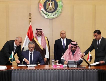 وزيرا الصناعة المصري والسعودي يبحثان سبل تعزيز أطر التعاون والتكامل الصناعي بين البلدين