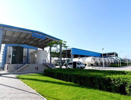 وزير الإسكان يستعرض إنجازات قطاع مياه الشرب والصرف الصحي بالوزارة خلال العام 2024