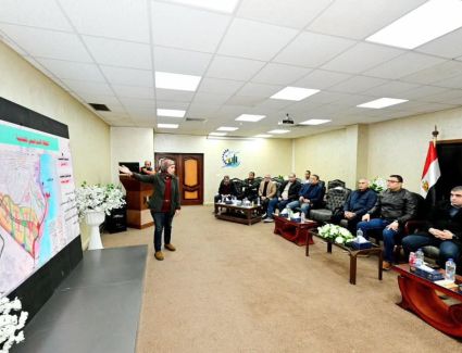 وزير الإسكان يصل لمدينة السويس الجديدة ويستعرض موقف تنفيذ المشروعات بالمدينة