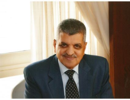 في لافتة إنسانية..الفريق أسامة ربيع: السماح لفردين من طاقم السفينة البنمية بالمغادرة لظروف شخصية طارئة