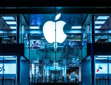 «أبل وسبيس إكس وT-Mobile» يتعاونون لإتاحة خدمات الاتصال بالأقمار الصناعية لمستخدمي آيفون