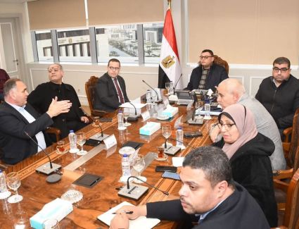 وزير الإسكان يتابع معدلات تسويق ومبيعات بعض مشروعات هيئة المجتمعات العمرانية الجديدة