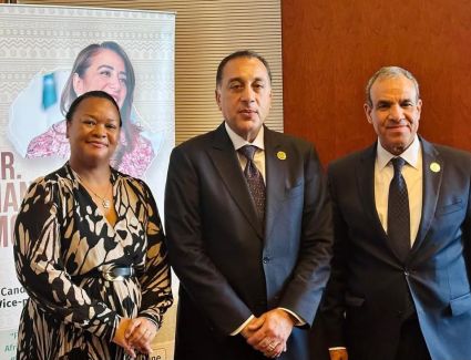 رئيس الوزراء يلتقى المديرة التنفيذية للآلية الأفريقية لمراجعة النظراء 