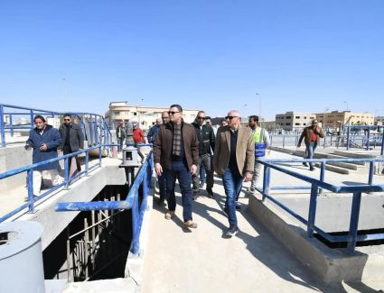 وزير الإسكان يتفقد مشروع إسكان «روضة العبور» ومحطة مياه الشرب بمدينة العبور