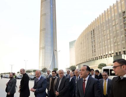 رئيس الوزراء يتفقد سير العمل بمشروع منطقة الأعمال المركزية (CBD) بالعاصمة الإدارية الجديدة