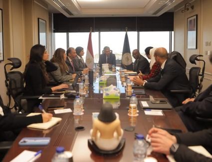 وزير السياحة والآثار يعقد اجتماعاً مع المدير الإقليمي لمؤسسة التمويل الدولية IFC لمنطقة شمال أفريقيا والقرن الأفريقي 