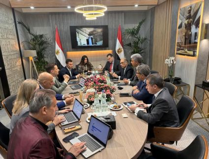  وزير السياحة يعقد لقاءات مع كبار منظمي الرحلات والوكالات وشركات الطيران الألمانية