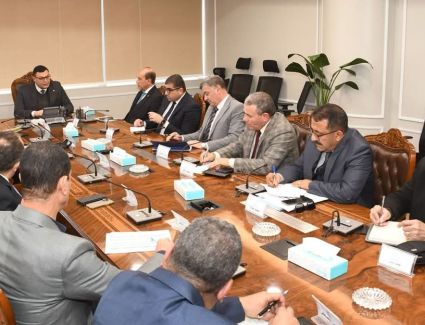 وزير الإسكان يتابع موقف المشروعات التي يتم تنفيذها ضمن المبادرة الرئاسية «حياة كريمة»