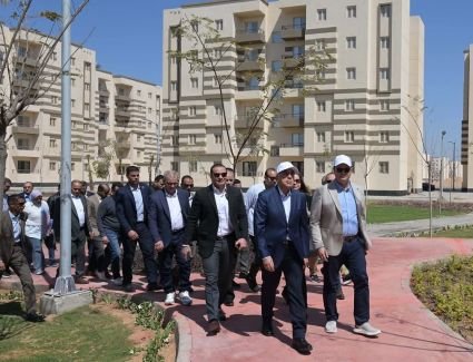 رئيس الوزراء يسلم عقود وحدات سكنية ضمن المبادرة الرئاسية «سكن لكل المصريين» لمنخفضي ومتوسطي الدخل