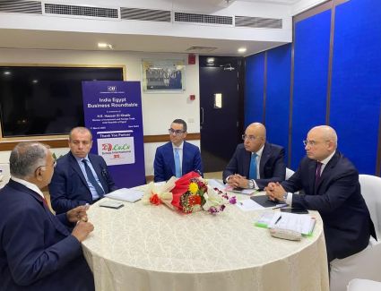  وزير الاستثمار يستعراض السياسات الاقتصادية للدولة وفرص ومقومات الاستثمار بالسوق المصري مع مجموعة هندية