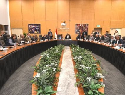 وزير الإسكان يعقد اجتماعه الدوري مع أعضاء مجلسي "النواب والشيوخ"