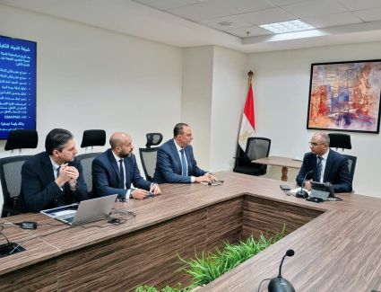 نائب وزير الإسكان يبحث التعاون مع إحدى الشركات المتخصصة في الحلول الذكية والمستدامة بمشروعات المرافق