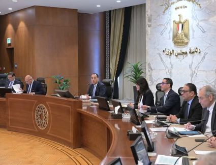 رئيس الوزراء يناقش مُخرجات اللجنة الاستشارية لتنمية الصادرات في عدة قطاعات بحضور الوزراء المعنيين