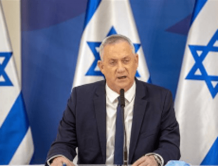 بيني غانتس وزير الدفاع الإسرائيلي.. يمنع رفع أي راية أو شعار أو ترديد هتافات في المسجد الأقصي