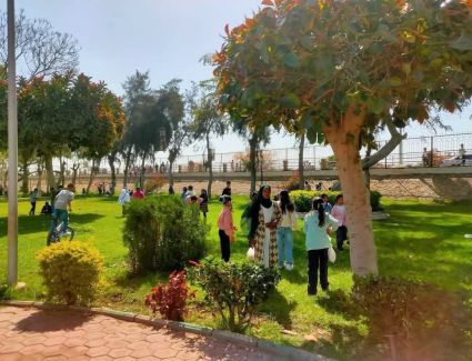 إقبال كبير على زيارة حدائق الرى بالقناطر الخيرية والمركز الثقافي الأفريقي بأسوان والنصب التذكاري بالسد العالى خلال أجازة عيد الفطر 