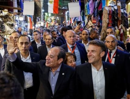 الرئيس السيسي وماكرون في جولة تاريخية بخان الخليلي وزيارة المتحف المصري الكبير"