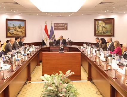 وزير الاتصالات يبحث مع وفد جمعية رجال الأعمال الفرنسية "ميديف الدولية" MEDEF جذب استثمارات فرنسية جديدة