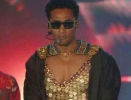 ملابس محمد رمضان في مهرجان كوتشيلا تثير الجدل والغضب.. اعرف التفاصيل
