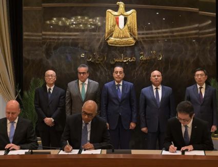 رئيس الوزراء يشهد توقيع اتفاق للتصنيع المحلي لأكياس وقِرَب جمع الدم بالشراكة مع شركة JMS اليابانية الرائدة عالمياً