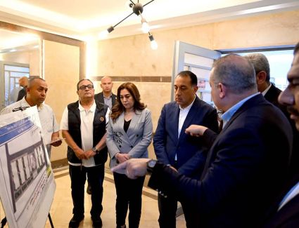  رئيس الوزراء يتفقد مشروع إسكان لمحدودى الدخل بالعجيزي نفذه صندوق التنمية الحضرية