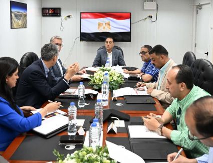 رئيس الوزراء يجتمع مع الرئيس التنفيذي لشركة «أنجلو جولد أشانتي»