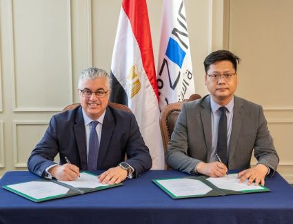 باستثمارات 15 مليون دولار أمريكي.. اقتصادية قناة السويس توقع عقد مشروع شركة "جي إس جلوبال سورسينج" الصينية لصناعة الملابس الجاهزة