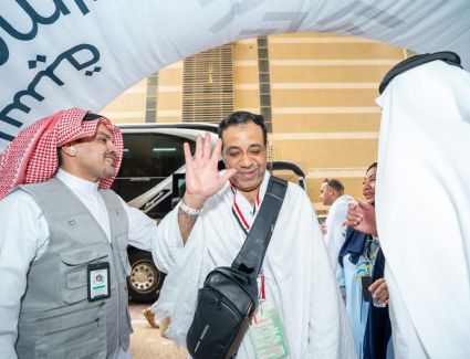 بعبارات الطمأنة بالجاهزية للتميز في خدمتهم :-     "الماسية" تستقبل 1300 حاج من بعثة التضامن الاجتماعي في مكة المكرمة