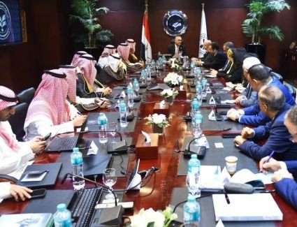 الاستثمار والمناطق الحرة تستقبل وفد حكومي سعودي لبحث فرص الشراكة في قطاع التشييد والبناء