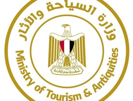  وزير السياحة والآثار يتابع أعمال غرفة عمليات انتظام الحركة السياحية في مصر