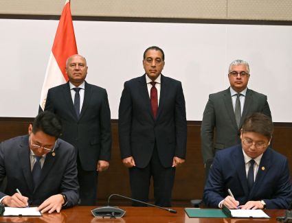 باستثمارات 200 مليون دولار..  رئيس الوزراء يشهد توقيع عقد مشروع إقامة مجمع صناعي متكامل لإنتاج مستلزمات الطاقة الشمسية بالسخنة