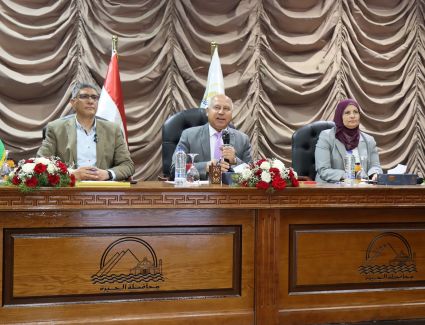 وزير الصناعة والنقل يبحث مع محافظ الجيزة ومستثمري المنطقة أبرز المشكلات والتحديات بالمنطقة وسبل حلها