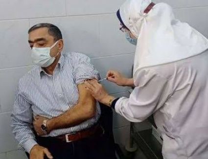لفئات محددة الصحة تعلن توفير خدمات لقاح كورونا بالمنازل .. تعرف عليها