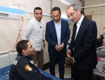 وزير الاتصالات: لا يوجد سنترال واحد فقط تعتمد عليه مصر .. وعودة خدمات الاتصالات بشكل تدريجى خلال 24 ساعة