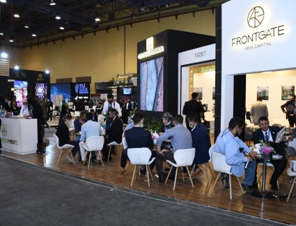 شركة “CCR للتطوير” تقدم عروضا مميزة بمشروع "فرنت جيت" خلال مشاركتها في معرض "نكست موف"