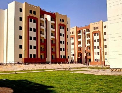 وزير الإسكان يتابع موقف تنفيذ عددٍ من المشروعات السكنية والخدمات الملحقة بها بمدينة العبور الجديدة