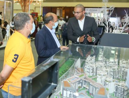 إقبال قوى على جناح شركة "نيوبلان" لليوم الثالث على التوالى بمعرض «نكست موف»