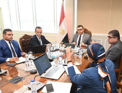 وزير الإسكان يُتابع موقف الاستراتيجية الوطنية للعمران الأخضر والمستدام