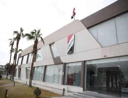 وزير قطاع الأعمال يتابع معدلات الإنتاج والتشغيل بمصنع الأتوبيسات "نصر سكاي" و"نصر ستار" و"نصر جرين"