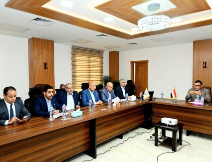 وزير الإسكان يتابع ملف تقنين الأراضي بمدينتي العبور الجديدة والشروق