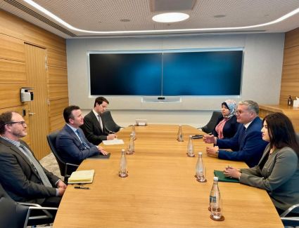 وزير البترول والثروة المعدنية يبحث التعاون مع شركات التعدين والغاز في غرب أستراليا