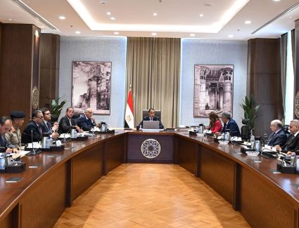 رئيس الوزراء يترأس اجتماع اللجنة الوزارية للسياحة