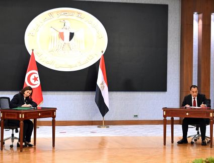 رئيسا وزراء مصر وتونس يشهدان توقيع 8 وثائق في عدد من مجالات التعاون المشترك